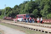 07.09.2013 - Trutnov hl.n.: 810.543-9 GWTR jako Os 15715 ze Svobody nad Úpou a jeho cestující © PhDr. Zbyněk Zlinský