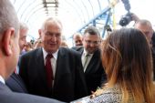 12.09.2013 - CZ LOKO Česká Třebová: Miloš Zeman dostává dárek © PhDr. Zbyněk Zlinský