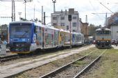 27.09.2013 - Jihlava: 841.014-4 + 841.012-8 + 841.010-2 se přesunula na místo křtu, vpravo ''drtič lidí a aut'' 754.018-0 © Michael Mareš