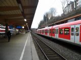 Elektrická jednotka řady 422 DB Regio stojí s vlakem systému S-Bahn Rhein-Ruhr ve stanici Wuppertal Hbf	14.4.2013	 © 	Jan Přikryl