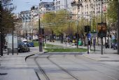 Paříž: pohled na zatravněné tramvajové těleso linky T3a od zastávky Porte de Versailles směrem ke konečné Pont du Garigliano	14.4.2013	 © 	Lukáš Uhlíř