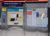 Paříž: jízdenkové automaty a informační systém na tramvajové zastávce linky T3a Porte de Versailles	14.4.2013	 © 	Lukáš Uhlíř
