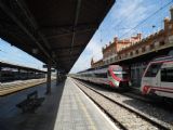 Celkový pohled na stanici Aranjuez se všudypřítomnými jednotkami Civia řady 465 RENFE	15.4.2013	 © 	Jan Přikryl