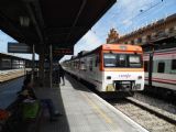 Macosa řady 592 RENFE stojí u nástupiště stanice Aranjuez před odjezdem do Valencie	15.4.2013	 © 	Jan Přikryl