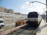 Alicante/Alacant: Eurosprinter řady 252.066 RENFE stojí před kačenkou u dočasného nástupiště širokorozchodné části stanice Terminal	16.4.2013	 © 	Jan Přikryl