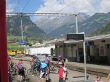 Poschiavo: priberáme partiu bicyklistov smerom do St. Moritzu, 30.8.2013, © Juraj Földes