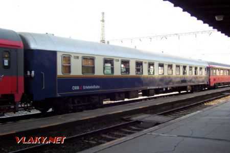 26.04.2003 - Praha hl.n.: společenský vůz ÖBB © PhDr. Zbyněk Zlinský