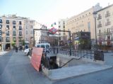 Madrid: původní vstup do metra z roku 1925 ve stanici Opera na náměstí Plaza Isabel II	18.4.2013	 © 	Jan Přikryl