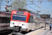 Madrid: patrová jednotka řady 450 RENFE opouští zastávku Majadahonda a vrací se přes Las Rozas zpět do centra města	18.4.2013	 © 	Lukáš Uhlíř