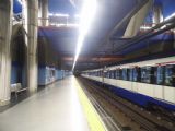 Madrid: jednotka metra série 7000 stojí ve stanici Colonia Jardín ve směru do centra	18.4.2013	 © 	Jan Přikryl
