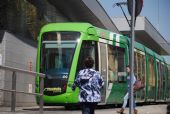 Parla: tramvaj typu Alstom Citadis stojí v centrální přestupní zastávce u konečné cercanías Parla Centro - Bulevar Norte	18.4.2013	 © 	Lukáš Uhlíř