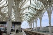 Lisabon: celkový pohled na kolejiště stanice Oriente	20.4.2013	 © 	Lukáš Uhlíř