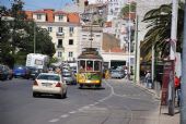 Lisabon: tramvaj typu ''remodelado'' opouští na lince 28E výchozí zastávku na náměstí Martim Moniz	20.4.2013	 © 	Lukáš Uhlíř