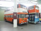 Lisabon: zástupci posledních dvou sérií patrových autobusů CARRIS v muzejní hale tramvajové vozovny Santo Amaro	20.4.2013	 © 	Jan Přikryl