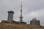 Vrchol nejvyšší hory Harzu Brocken, s vysilačem dne 8.10.2013 © Pavel Stejskal