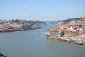 Porto: pohled po proudu Doura od jižního předmostí mostu Ponte Dom Luís na ulici Rua Rocha Leão	21.4.2013	 © 	Lukáš Uhlíř