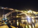 Porto: noční pohled na most Ponte Dom Luis z nábřeží Cais Ribeira v centru města	21.4.2013	 © 	Jan Přikryl