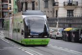 Bilbao: tramvaj typu Urbos od CAF projíždí po Kalea Atxuri v mezistaničním úseku Atxuri-Ribera	23.4.2013	 © 	Lukáš Uhlíř