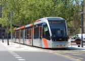 Zaragoza: tramvaj typu Urbos 3 od CAF z roku 2011 přijíždí z náměstí Plaza Aragon do zastávky Gran Vía cestou na konečnou Mago de Oz	24.4.2013	 © 	Lukáš Uhlíř