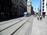 Zaragoza: tramvaj typu Urbos 3 od CAF jede po pěší zóně Calle Coso u zastávky Plaza España na pomocný pohon	24.4.2013	 © 	Jan Přikryl