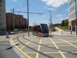 Zaragoza: tramvaj typu Urbos 3 od CAF opustila konečnou zastávku Avenida de la Academia a odbočuje do Avenidy las Majas de Goya	24.4.2013	 © 	Jan Přikryl