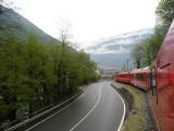 Tirano: pohled z vlaku RhB od švýcarské hranice na město v údolí Valle Valtellina	26.4.2013	 © 	Jan Přikryl