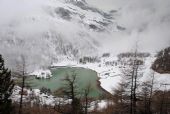 Pohled z vlaku na Berninabahn na horské jezero Lago Palü 	26.4.2013	 © 	Lukáš Uhlíř