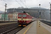 28.11.2013 - Ústí n.L. hl.n.: 371.004-3 přiváží EC 173 ''Vindobona'' Hamburg-Altona - Villach Hbf © PhDr. Zbyněk Zlinský