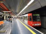 Bonn: tramvajová souprava typu B80 s jednotkou číslo 2216 na konci přijela na meziměstské lince 18 z Kölnu do terminálu pod hlavním nádražím, 3.10.2013 © Jan Přikryl