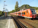 Bonn: elektrická jednotka řady 425.033 DB opouští jako vlak RE do Mönchengladbachu nádraží Rhöndorf, 3.10.2013 © Jan Přikryl