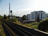 Bonn: pohled z nástupiště nádraží Rhöndorf na náměstíčko Bellevue se stanicí tramvaje a autobusovým terminálem, 3.10.2013 © Jan Přikryl