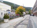 Bad Wildbad: po ulici König-Karl-Straße na nábřeží říčky Enz probíhá od roku 2003 tramvajová trať, 4.10.2013 © Jan Přikryl