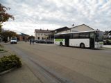 Přednádražní prostor u stanice Freudenstadt Stadt slouží jako autobusový terminál, 4.10.2013 © Jan Přikryl