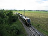 24.05.2012 - u Vrbové Lhoty: 480.001-7 se blíží k nadjezdu nad Velkým zkušebním okruhem © PhDr. Zbyněk Zlinský