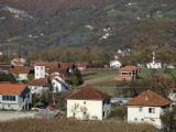 Úsek Prijepolje-Brodarevo, mešita a kostel kousek od sebe, 25.10.2013 © Jiří Mazal