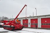 23.1.2014 - Praha ONJ, areál HZS SŽDC: Řidič-operátor při práci © Jiří Řechka