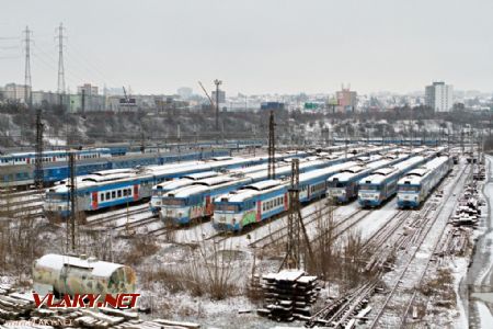 23.1.2014 - Praha ONJ: Odstavené jednotky řady 451/452 © Jiří Řechka