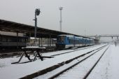 24.01.2014 - Liberec: 840.009-5 + 840.003-8 jako Os 16229 Liberec - Harrachov, vlevo 24-29 521-8 (015.335-3) © PhDr. Zbyněk Zlinský