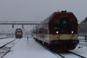 24.01.2014 - Liberec: 843.010-0 + 80-29 010-3 (943.010-9) přijíždí jako Os 5412 Turnov - Liberec, vlevo 714.208-6 © PhDr. Zbyněk Zlinský