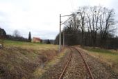 12.01.2014 - Bażanowice: km 33,4: Za zákrutou vidieť návesti upozorňujúce na priecestík © Lukáš Holeš