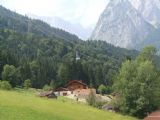 27.07.2013 - Bavorské Alpy: Pohľad na kabínovú lanovú dráhu Alpspitzbahn © Martin Kóňa