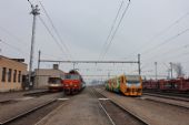 22.02.2014 - Týniště n.O.: odstavený 810.551-2, 163.093-8 na Os 5623 do Chocně a 814.150-9/914.150-8 jako Os 5145 do Rychnova n.K. © PhDr. Zbyněk Zlinský