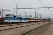 22.02.2014 - Týniště n.O.: odjezd Sp 1951 Hradec Králové hl.n. - Letohrad, 854.015-5 se Sp 1950 ve směru opačném a 163.098-7 © PhDr. Zbyněk Zlinský