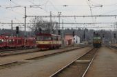 22.02.2014 - Týniště n.O.: 810.448-1 přiváží Os 5152 Doudleby n.O. - Náchod a 163.242-1 Os 5626 Choceň - Hradec Králové © PhDr. Zbyněk Zlinský