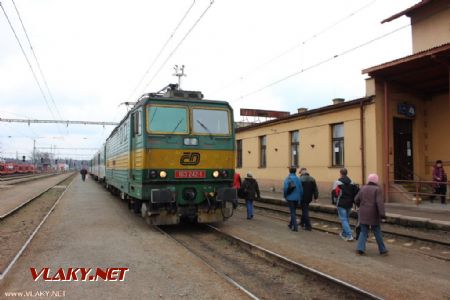 22.02.2014 - Týniště n.O.: 163.242-1 v čele Os 5626 Choceň - Hradec Králové © PhDr. Zbyněk Zlinský