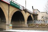 30.01.2014 - Praha-Karlín: Stále ještě okouřené oblouky Negrelliho viaduktu © Jiří Řechka