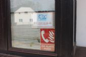 22.03.2014 - Čeperka: označení pracoviště na okně služební místnosti © PhDr. Zbyněk Zlinský