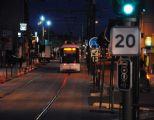 25.02.2014 - Paříž: tramvaj na pneumatikách na lince T5 po odjezdu ze stanice Baudelaire © Lukáš Uhlíř