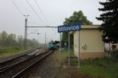 26.04.2014 - Milovice: 451.025-1/451.026-9 přijíždí jako Os 9403 Praha Masarykovo n. - Milovice, vlevo 451.095-4/451.096-2 © PhDr. Zbyněk Zlinský