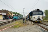 26.04.2014 - Milovice: 451.025/451.026 přijela na Os 9403, 451.095/451.096 zve k prohlídce © Jiří Řechka